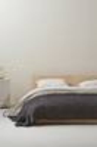 MONI sengeteppe Svart/beige